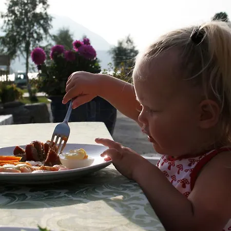 Valsoya Semesterpark Valsøyfjord